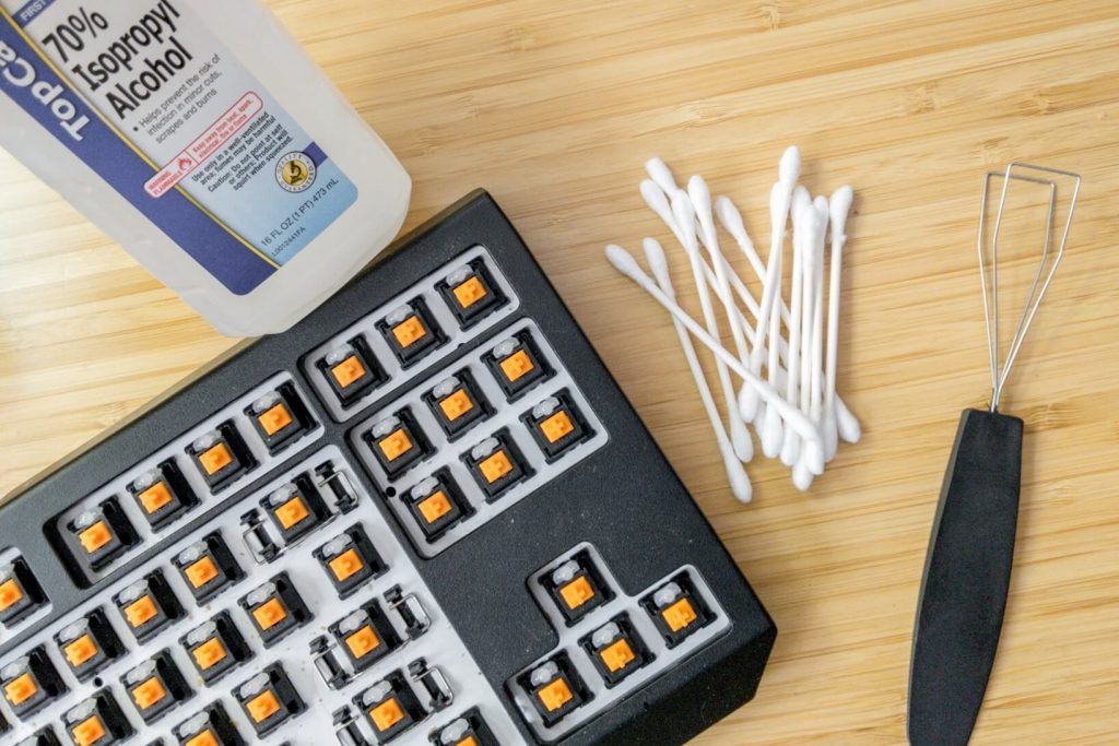clean keyboard mouse